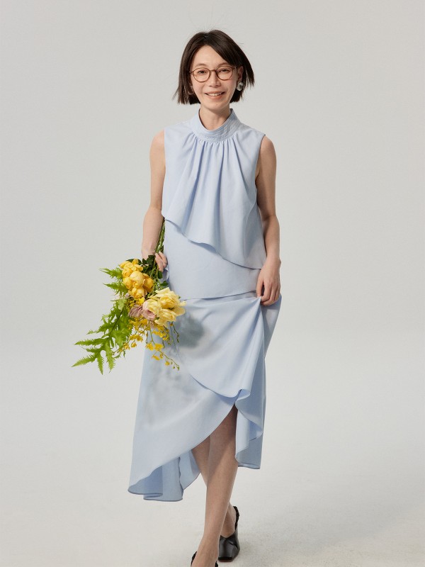 オモントエッグタルト気質ノースリーブワンピース春新作不規則なデザイン海辺の休暇サスペンダースカート