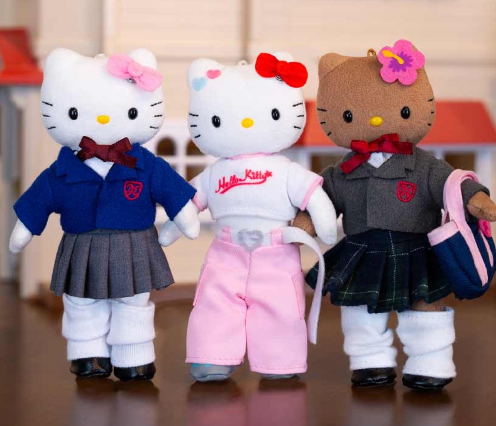 韓国ハローキティ50周年記念 ぬいぐるみ 制服シリーズ3種