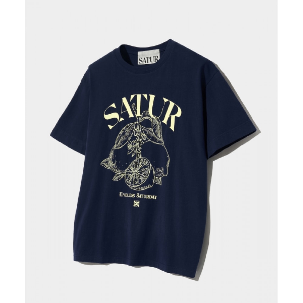 SATUR カプリシトロンドローイングサマーグラフィックショートスリーブ T シャツサンセットネイビー