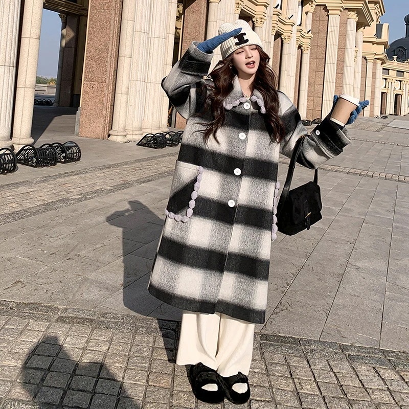 気質ロングレトロストライプツイードコート2024新しい遊び心のある薄い暖かいツイードジャケットの韓国語版
