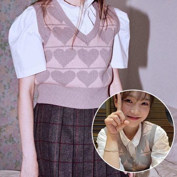 OHMYGIRL ヒョジョン着用 / キッチ ハート ウール ベスト(ピンク)秋冬ニット レディース 秋冬服 韓国人気ブランド 9,394円