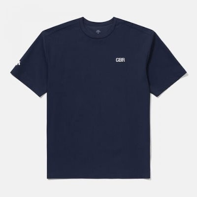 カナダビンテージ 精巧さと芸術性を兼ね備えるシロクマの天然石一刀彫