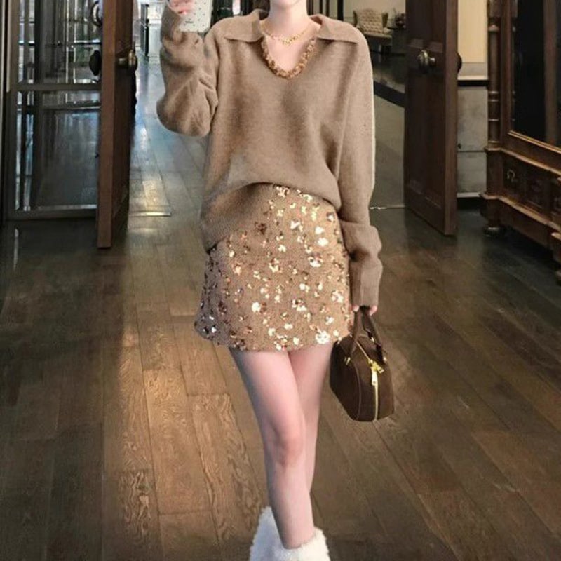 秋冬用の高級エレガントなレディース 2 ピース セット: V ネックの襟付きソフト ニット セーターとスパンコールのミニスカート