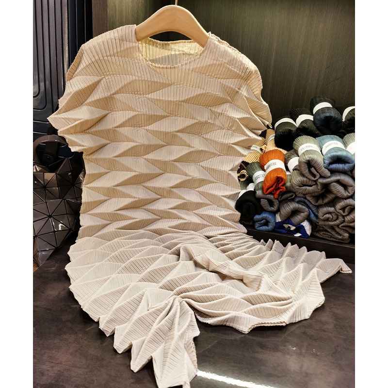 デザインニッチ立体プリーツ半袖ワンピース気質夏用通勤ルーズaラインスカート