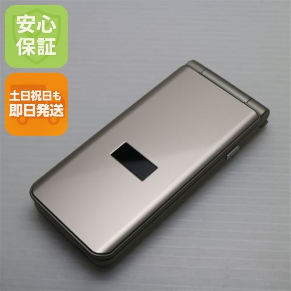 新品同様 arrows ケータイ ベーシック F-41C ゴールド スマホ 白ロム 中古 土日祝発送OK 148