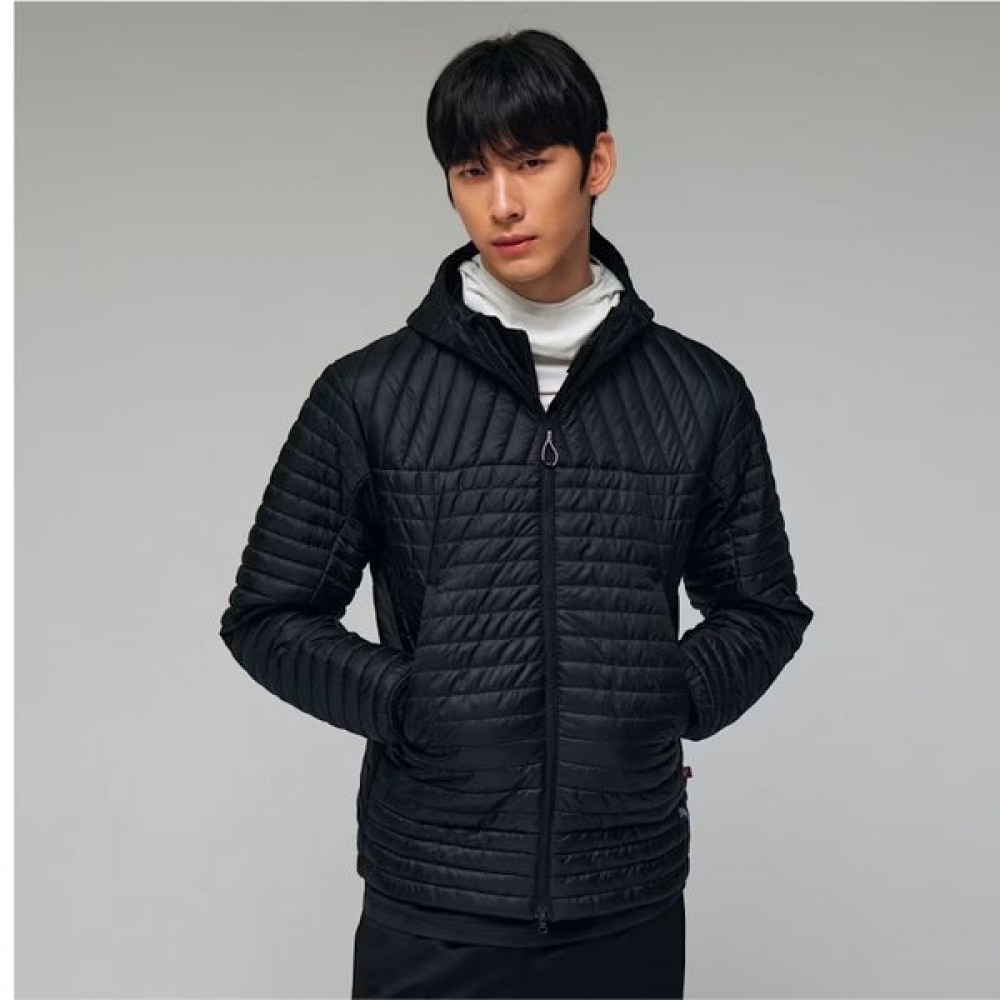 プーマ 軽量フーディーパディングジャケット M