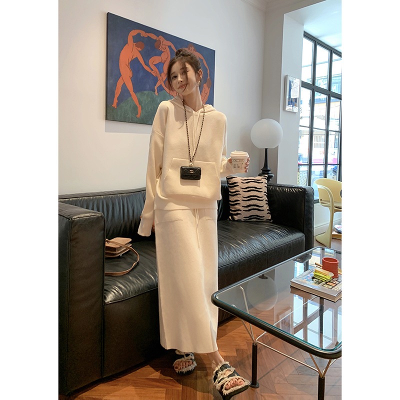 怠惰ニットファッションスーツ女性秋冬帽子ニット服高腰半身スカート2点セット
