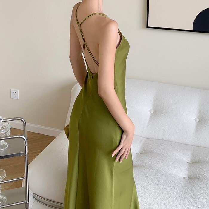 背中開きワンピース グリーン ワンピース スリム 細身 ストレート スマート かわいい きれいめ