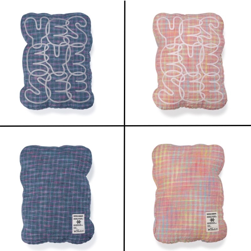 【イエスアイシー】【現地買付】【安心の国内発送】公式　YESEYESEE C-Logo Cushion