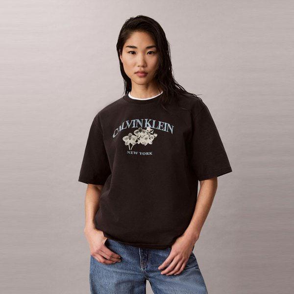 女性ロゴグラフィックリラックスフィットTシャツ(A47G837G)