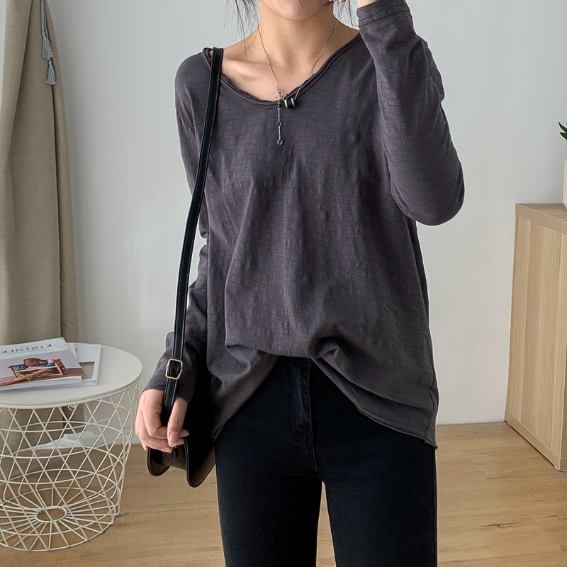 レディース トップス カットソー Vネック ゆったり 体型カバー シンプル こなれ感 ベーシック カジュアル ヘビロテ 長袖 グレー ホワイト ブラック 白 黒 20代 30代 40代 5,016円