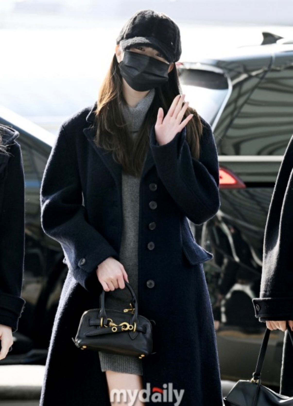 [ENGBROX] 장원영IVE着用 puffy fur heart ball cap 2 colors