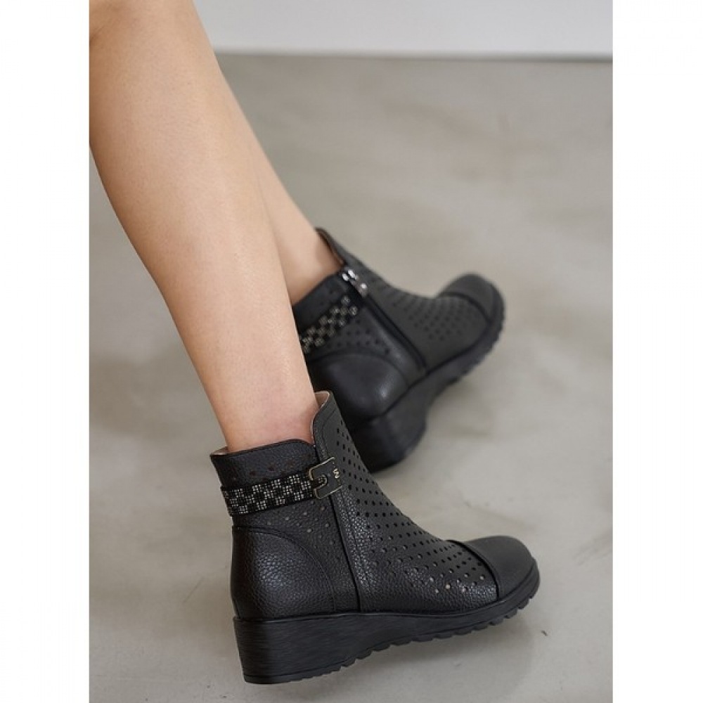 [Ninas Paris] 4.5cmキュービック飾りパンチングアンクルブーツ