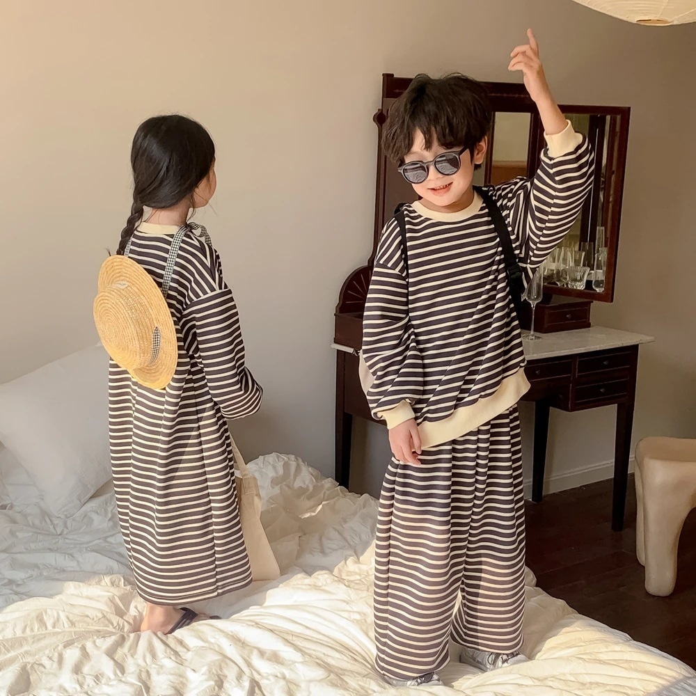 子供スーツ 2024春の男の子 女の子 韓国版カジュアル長袖スーツ 子供服 ワンピース 兄妹服