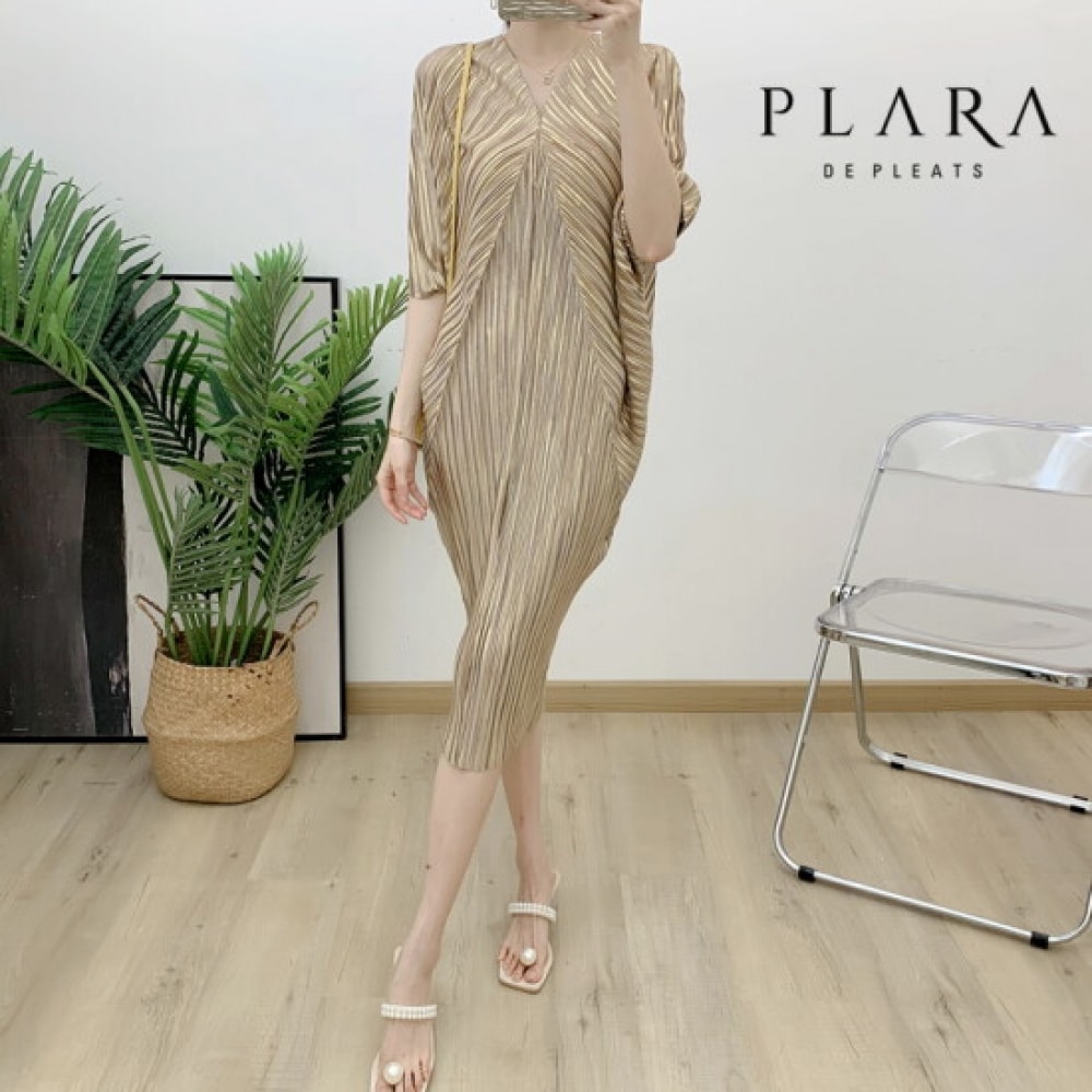 フララ バルーンクールドシャイニングプリーツワンピース ゴールド_PK3MOP024C