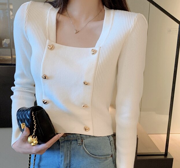 ニットソー セーター レディース ショート 長袖 スクエアネック タイト リブ ハートボタン こなれ感 ガーリー 無地　秋 冬 デート お出かけ モテ ホワイト ブラック ピンク レッド トップス