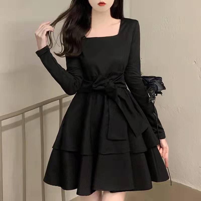 ワンピース フレアワンピース ショート ショート丈 膝上 袖あり 長袖 スクエアネック Aライン リボン ウエストマーク ウエストリボン 薄手 かわいい 大人可愛い おしゃれ お洒落 ラブリー