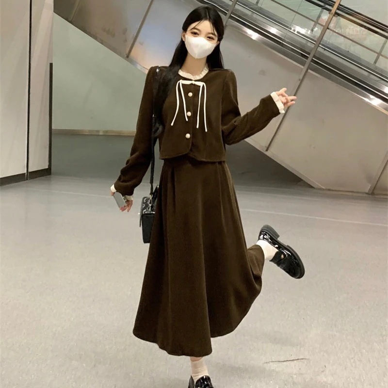 ス一ツ韓国ファッション 2点セット キャンパス風 シャツ+スカート 長袖 スーツジャケット シャツ ア ップ フード付きアウター無地 スウェットパンツ レディーストレーニングウェアスポーツウェア 福袋