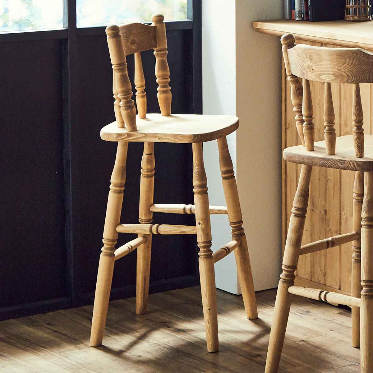 カウンターチェア 背もたれ付き 木製 座面高65cm カントリー調 ハイチェア バーチェア ダイニング 椅子 チェア北欧 カントリー調 完成品 パイン材 パイン 無垢 北欧風 ナチュラル
