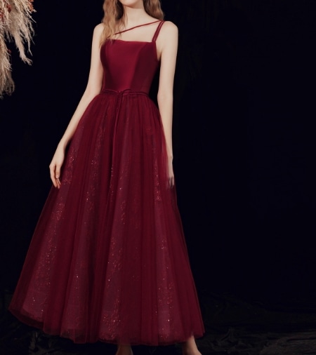 カラードレス ワインレッド キャミソール キラキラ光る刺繍 ふわふわドレス 演奏会/音楽会