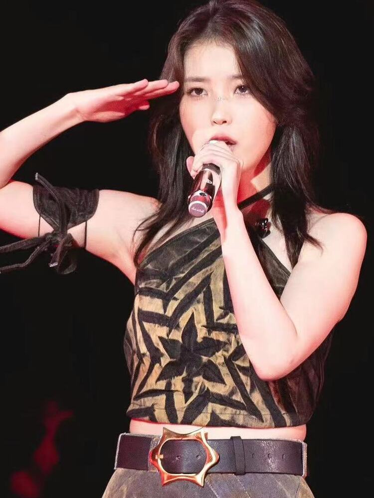 Iu コンサート ホルター ベスト ショート スリム フィット ウォッシュド ブラック バック ストラップ トップ
