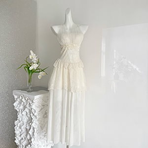【速達!】ロング重工レース刺繍メッシュキルティングクロス首掛けワンピース女性フレンチスカート724