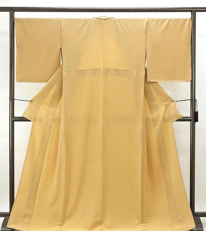単衣 色無地 新品仕立済 正絹 単衣 杏子色 身丈166cm 裄丈68cm 色無地 新品 仕立て上がり 着物 wa1162