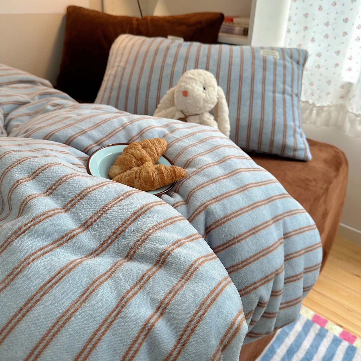 韓国風ストライプミルクフリース寝具4点セット暖かい秋冬用ベッドシーツと羽毛布団カバー柔らかいコーラルフリース学生用3点セット 5,633円