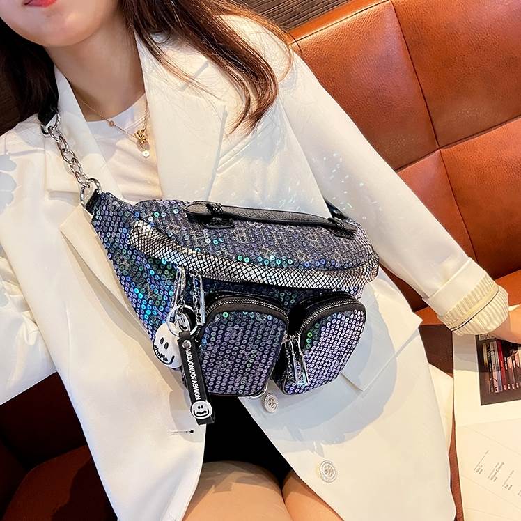 高品質大割引2色 メッセンジャーバッグ ボディバッグ スマイル チャーム スパンコール キラキラ 個性的 カジュアル ジッパー ファスナー ストラップ 小さめ 小さい 黒 緑 シルバー ブルー 銀 青 4,940円