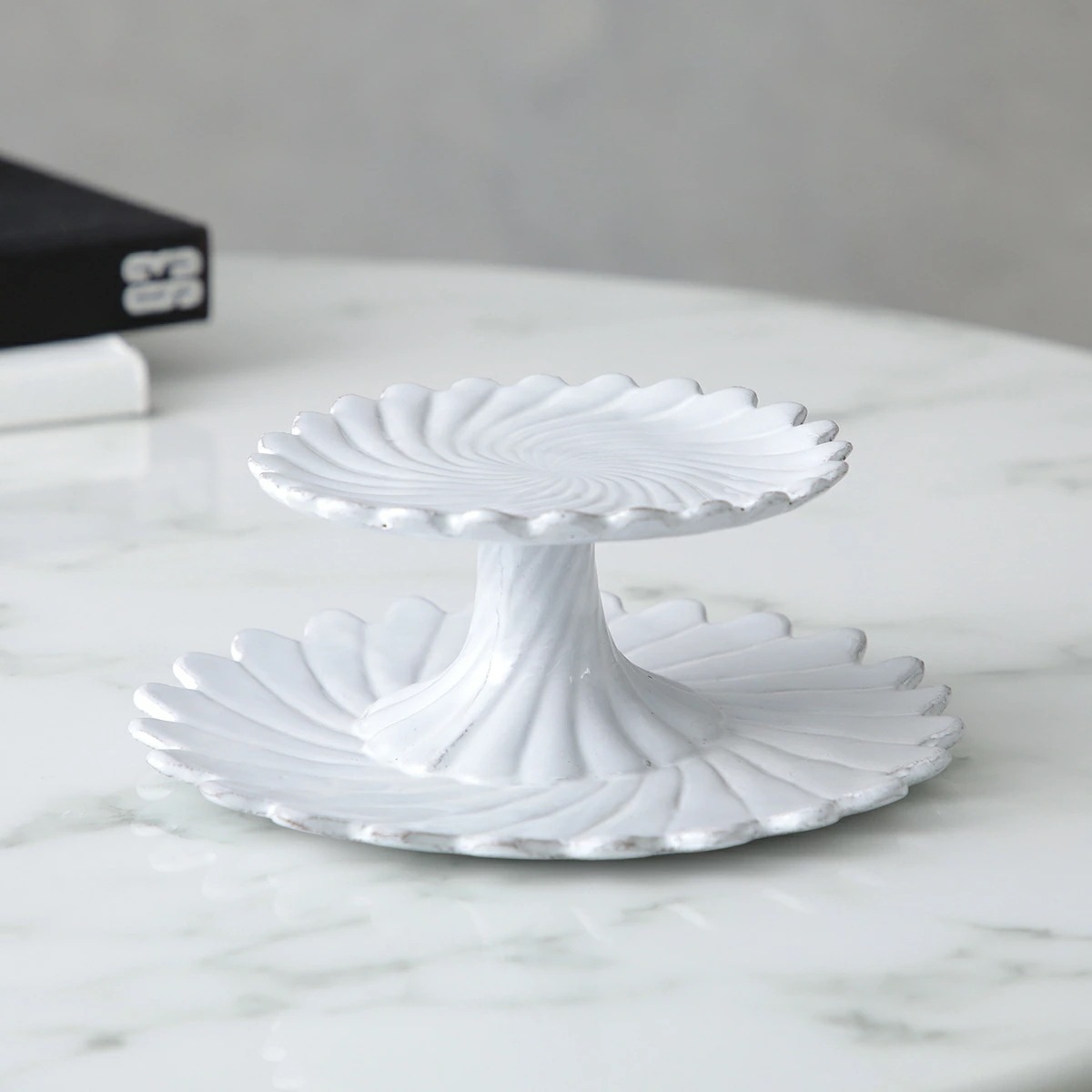 Astier de Villatte アスティエ・ド・ヴィラット ケーキスタンド Torsade Small 2 level Cake Stand CPHTRS1 陶器 2段 食器 皿 【返品交換不可