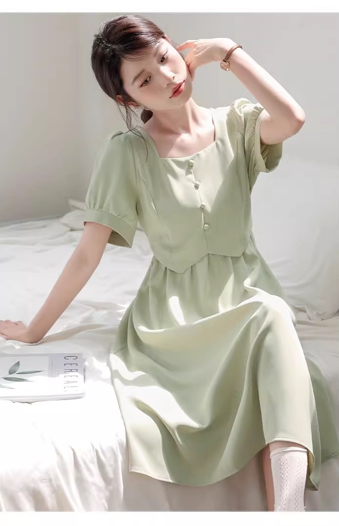 デザイン 半袖 フレンチ レトロ ソリッド カラー ドレス 個性的 ワンピース 膝下 袖あり 半袖 スクエアネック 襟なし かわいい 大人可愛い きれいめ シンプル カジュアル 大人 上品 おしゃれ