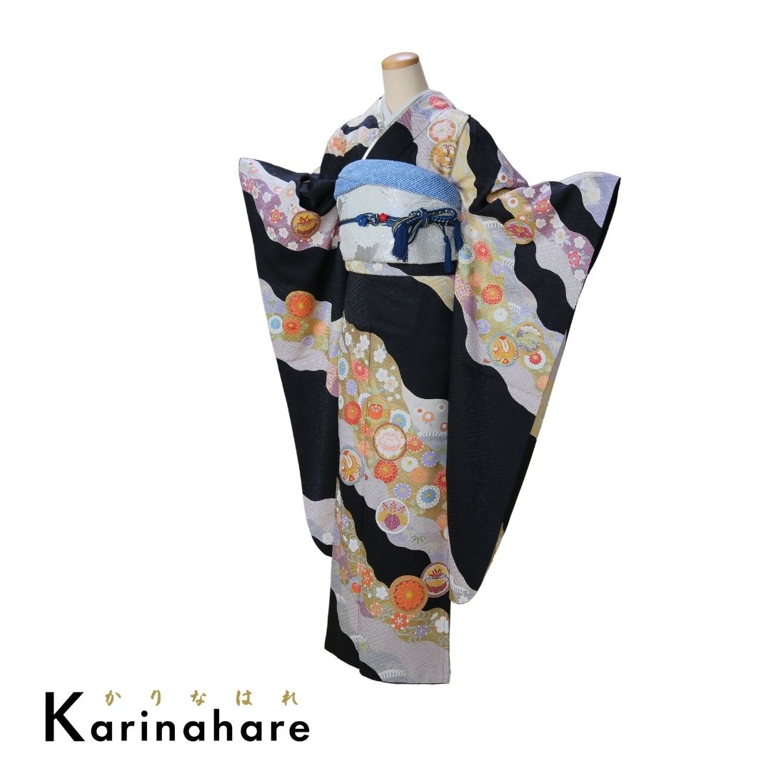 結婚式結納レンタル黒地にくすみ色遣いで雲取りが全体に描かれ重厚感のある振袖F606-108