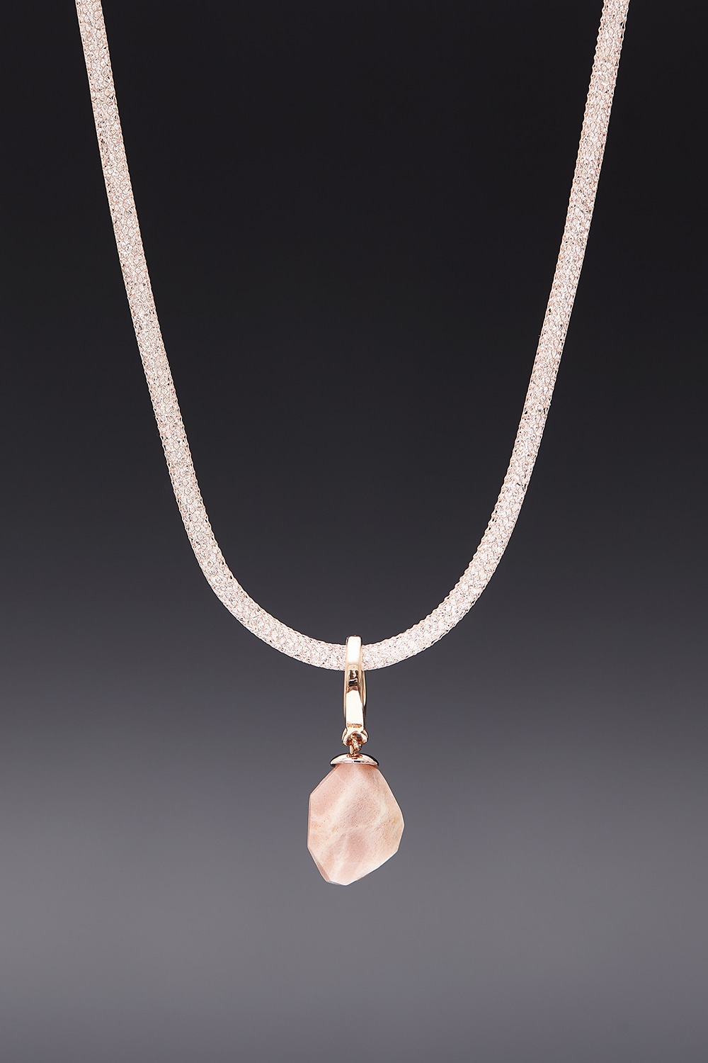 [HAZINA] Irregular Peachmoonstone Necklace