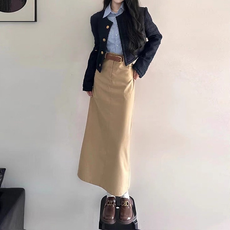 ニットカーディガンストライプシャツスリット入りペンシルスカートなど春と秋にぴったりな韓国風のエレガントなシャネル風レディーススリーピーススーツ