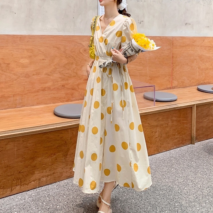個性的 春服 夏服 ドット柄 カシュクール ワンピ レディース ワンピース ひざ下 袖あり 半袖 パフスリーブ フレア インスタ映え SNS 映え モテ 流行 トレンド 海外トレンド ドット