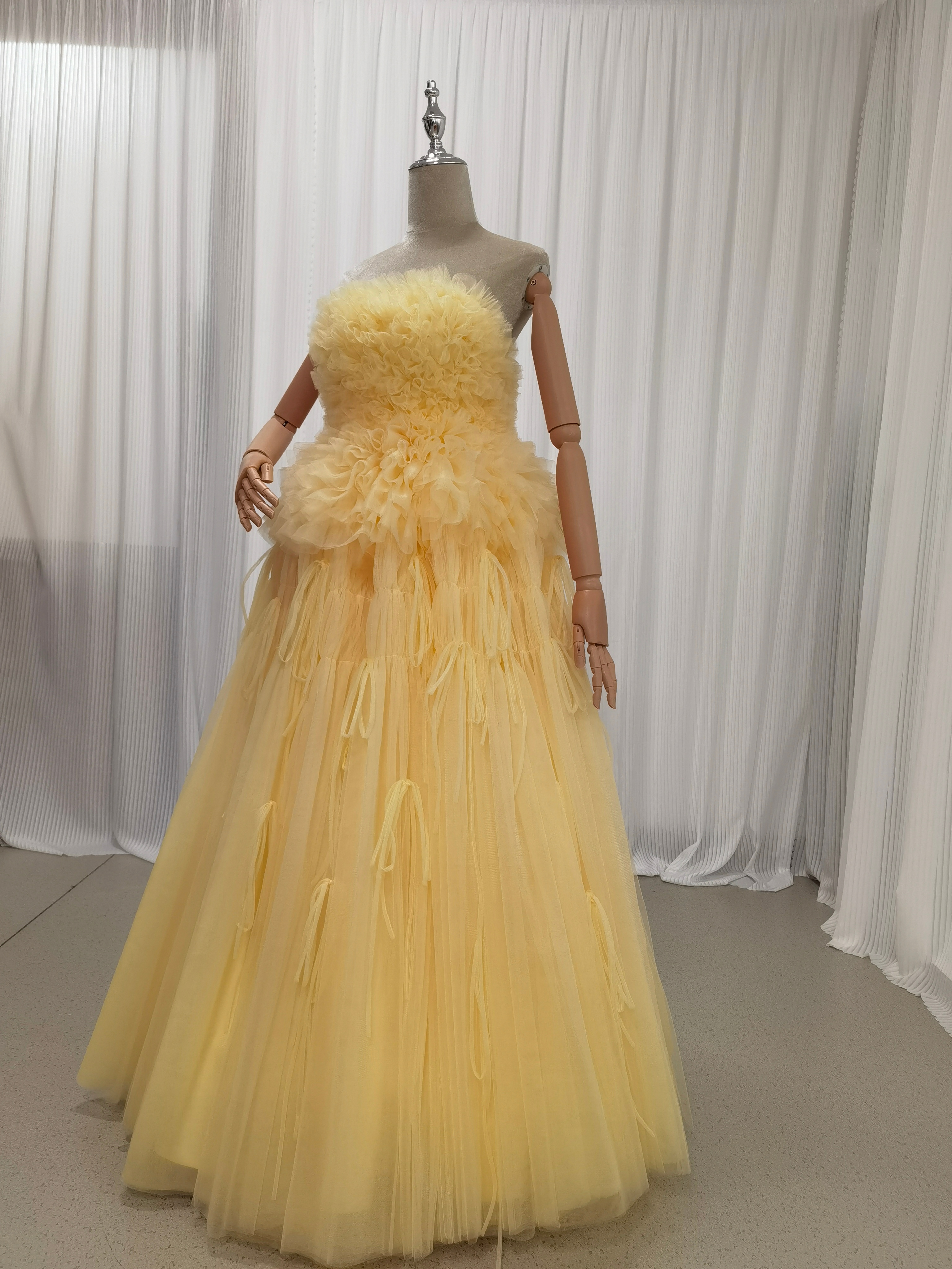 カラードレス 黄色い 花嫁 フランス風 チューブトップ ファスナー ラッフルフリル ロング エレガント プリーツドレス