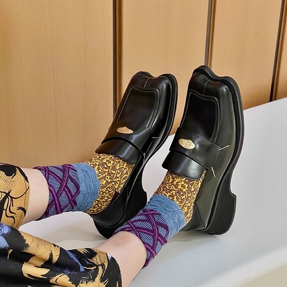 ローファー ローヒール 3cmヒール 光沢 キラキラ ヴィンテージ 履きやすい かわいい 大人可愛い きれいめ シンプル カジュアル 大人 上品 おしゃれ かっこいい レトロ きちんと 大人可愛い