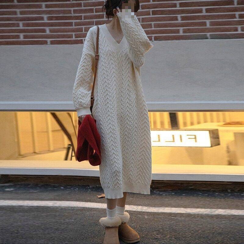 厚手の秋冬レイジースタイル Vネックツイストセータースカートコート付きロングルーズボトムニットドレス
