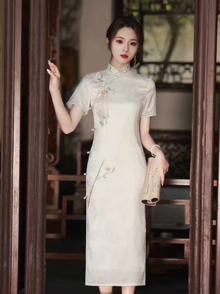 チャイナドレス 刺繍　ハイクオリティ 優雅 ワンピース 半袖 ホワイト