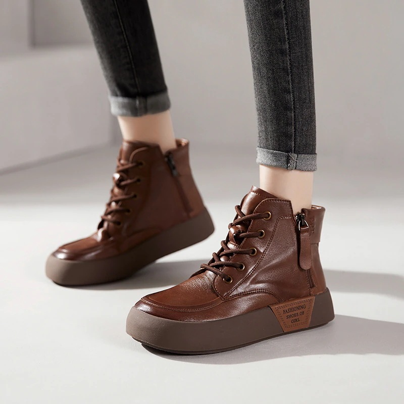 女性用牛革ショートブーツショートフラット底カジュアル英国レトロラウンドトゥレースアップジッパーレディースレザーブーツ