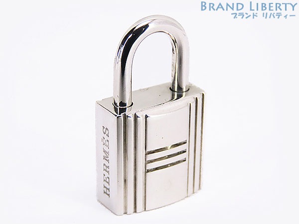 磨き済美品エルメスカデナシルバーチャームペンダントトップキーリングキーホルダーシルバー925AG92