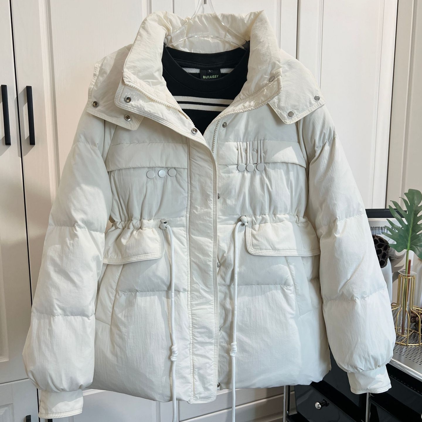 オフシーズンのダウンジャケット女性用2025年新作レッド韓国風ミドル丈東大門ウエストフード付き厚手ホワイトダックダウン