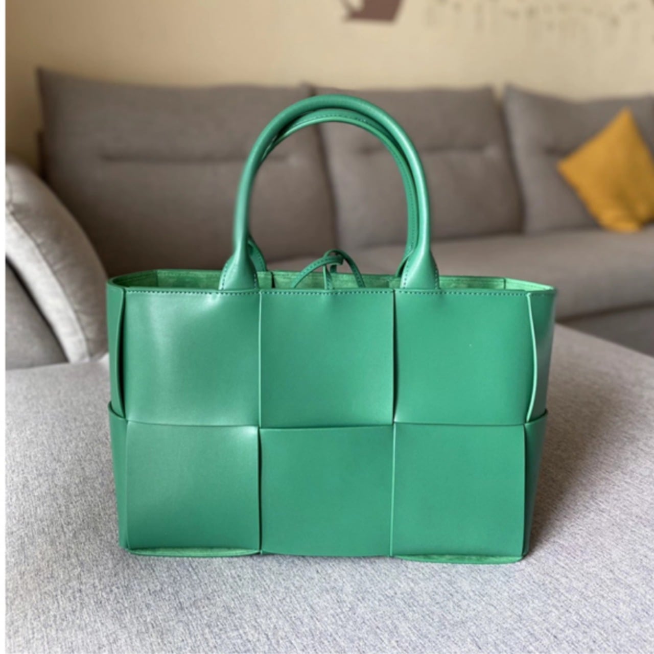 バッグ カバン 鞄 トートバッグ ハンドバッグ 肩掛け ウーブンバッグ 編み込みバッグ シンプル セレブファッション きれいめ 大人かわいい シック クラシカル クラシック 春 夏 秋 冬 かっちり