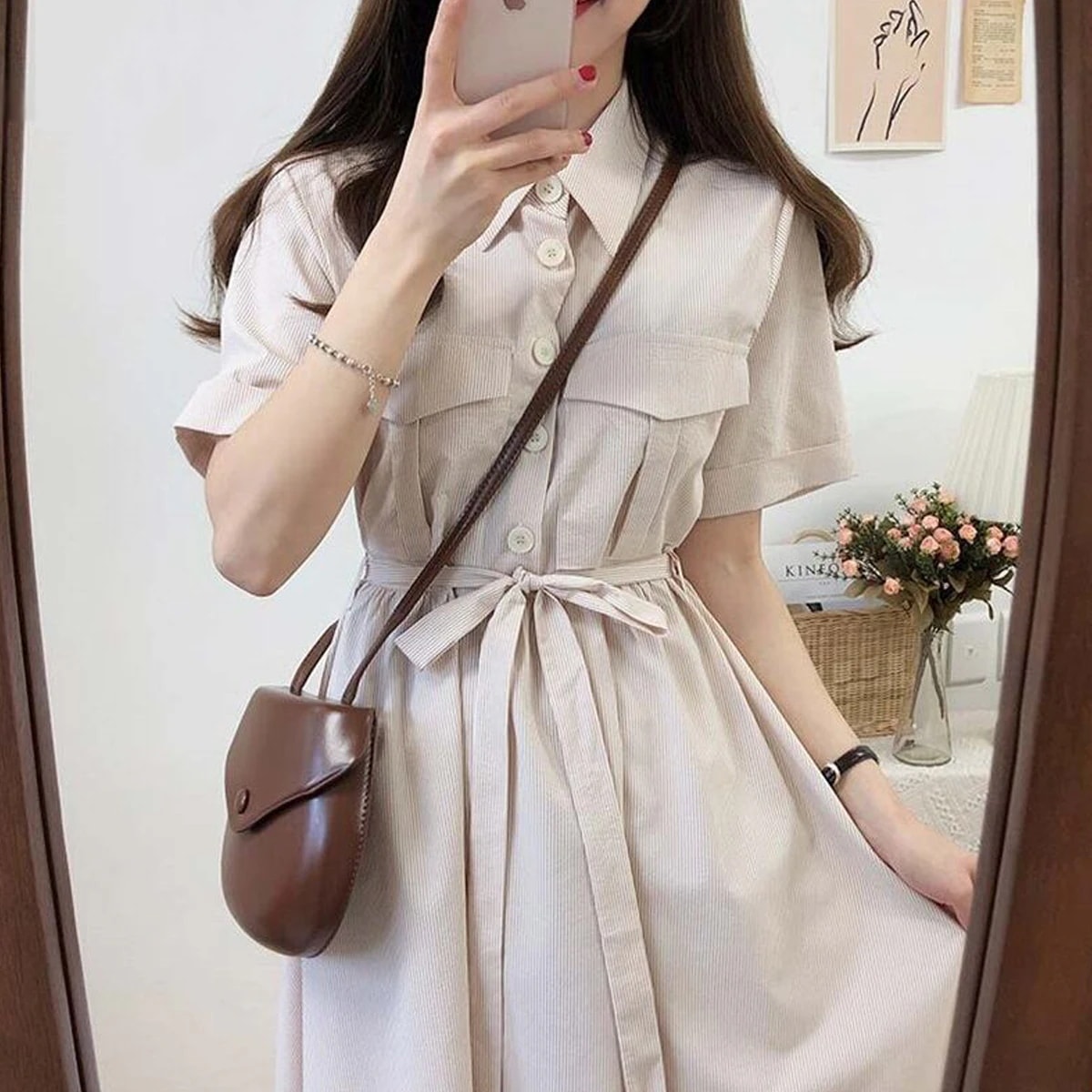 ストライプ柄 シャツワンピース ワンピース 膝下 ミモレ ミモレ丈 袖あり 半袖 襟付き Aライン ベルト ウエストマーク ウエストリボン 切り替えデザイン ポケット ハイウエスト 綿 かわいい