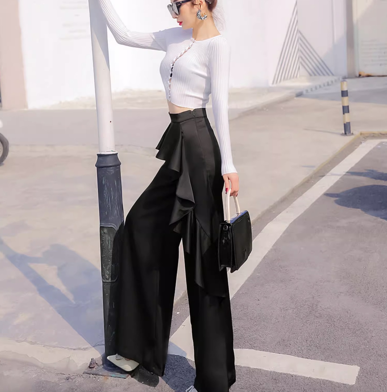 レディース パンツ ボトムス ワイドパンツ 膝下 マキシ 丈長 フレア タイト Aライン 裾ワイド ブーツカット フリル ウエストマーク ハイウエスト 薄手 大人可愛い きれいめ 上品 おしゃれ