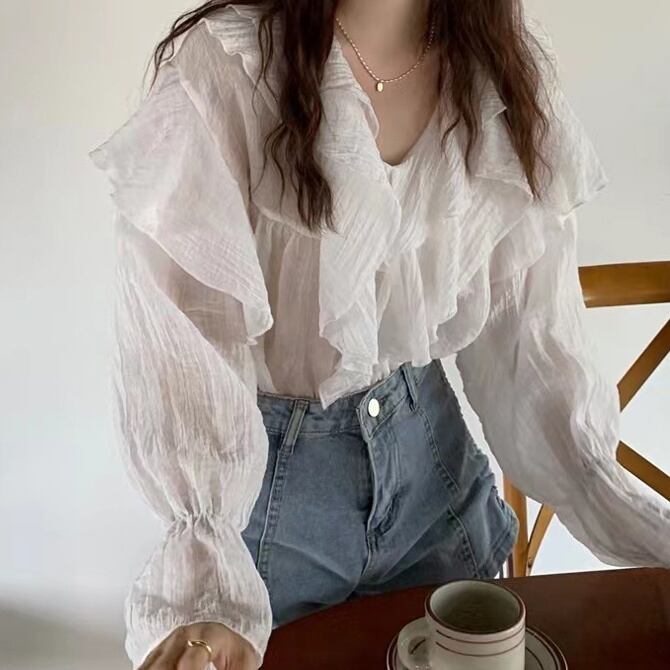 シフォン フリル シャツ トップス ブラウス カットソー レディース 長袖 Vネック ワイド 透け感 かわいい 大人可愛い きれいめ カジュアル 上品 おしゃれ こなれ感 ラフ 個性的 存在感 キュー