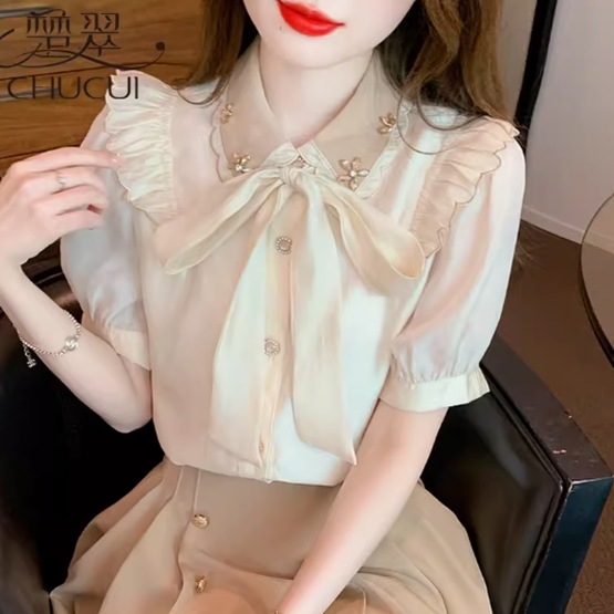トップス ブラウス レディース 半袖 襟付き 角襟 りぼんタイ ワイド フレア フェミニン フリル リボン 前開き 薄手 かわいい 大人可愛い きれいめ シンプル 上品 おしゃれ こなれ感 ラフ