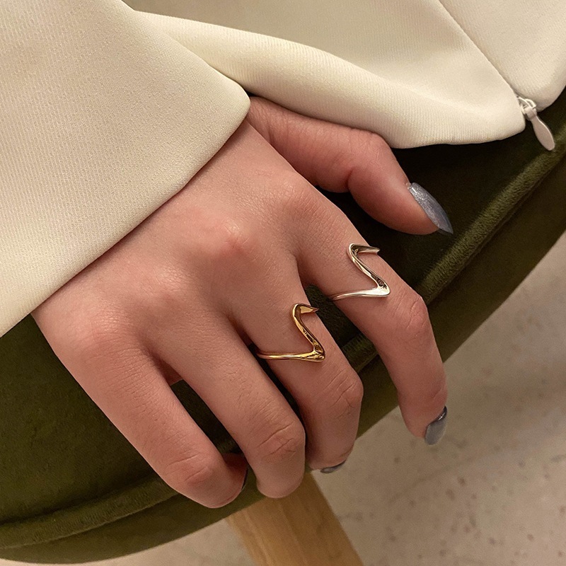 ブーメランステンレスリング（RW005） 指輪 13-21号 V字型 細身 シンプル スリム ユニーク サージカルステンレス316L 男性 女性 プレゼント アクセサリー r0871