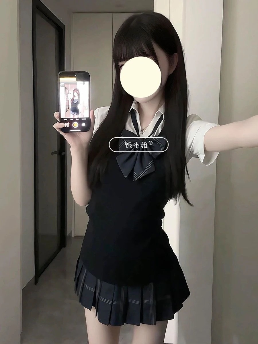2025新作人気日系jk制服ニット夏新作Vネック純色ベストセットセットアップ四点セット最安値保証品質良い