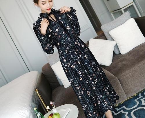 1271．花柄レトロプリーツワンピース（ブラック）